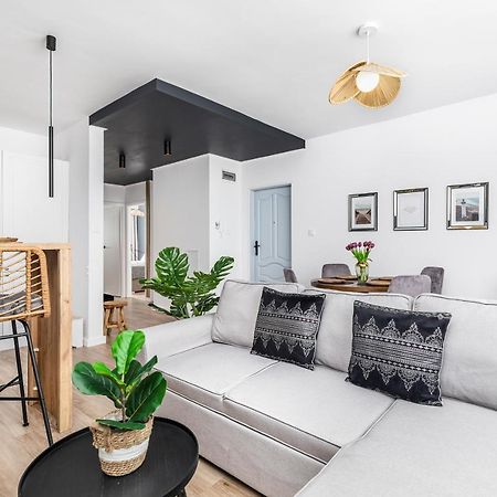 City View Apartment By Noclegi Renters 슈비노우이스쳬 외부 사진
