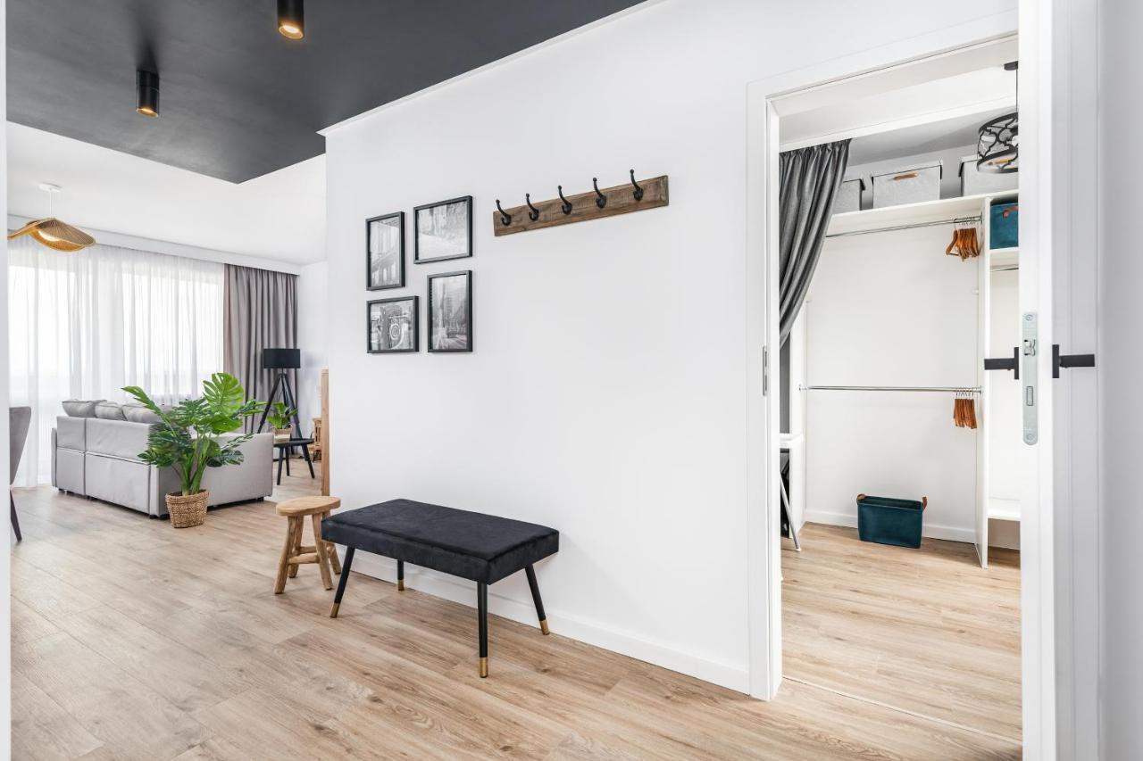 City View Apartment By Noclegi Renters 슈비노우이스쳬 외부 사진