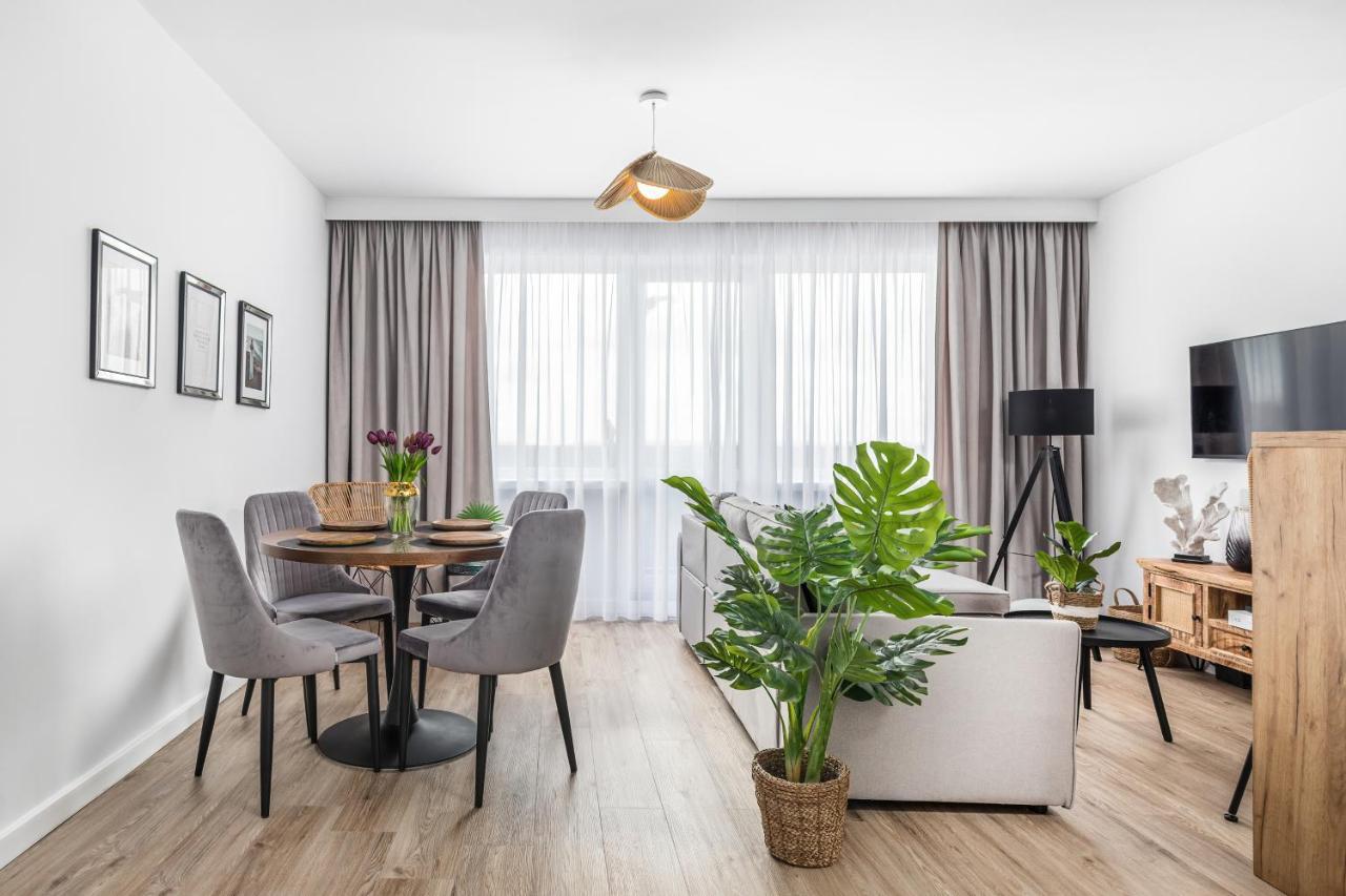 City View Apartment By Noclegi Renters 슈비노우이스쳬 외부 사진